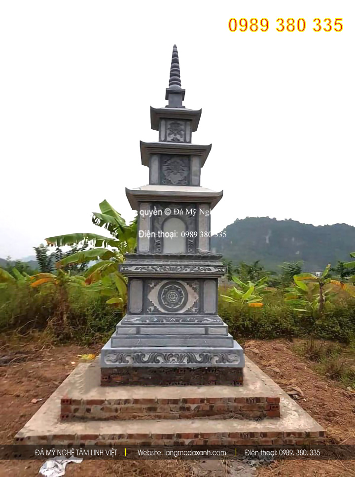 Mộ đá tháp bốn tầng toát lên vẻ uy nghiêm, mang đậm nét tâm linh nhà Phật