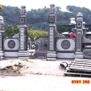 Mẫu cổng đá đẹp TP. Huế bằng đá xanh nguyên khối, chạm khắc hoa văn cung đình tinh xảo