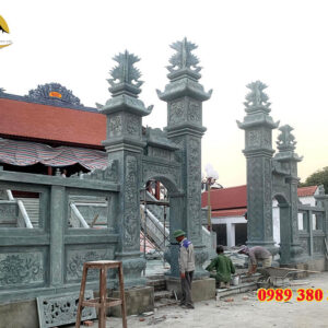 Mẫu cổng đá đẹp Phú Thọ bằng đá xanh tự nhiên, hoa văn chạm khắc tinh xảo
