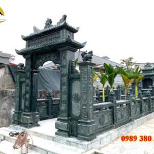 Mẫu cổng đá khu lăng mộ đẹp bằng đá xanh nguyên khối, chạm khắc tinh xảo